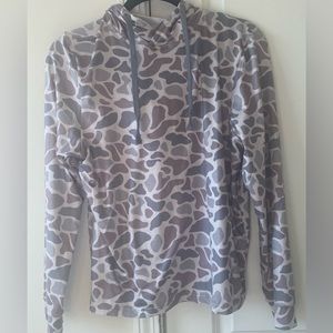 Burlebo youth performance hoodie. Size XL (14/16)